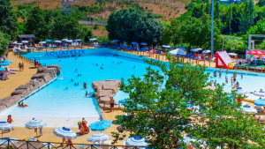 A scuola con i supereroi per un mondo migliore. ad aquafelix caccia al tesoro solidale per